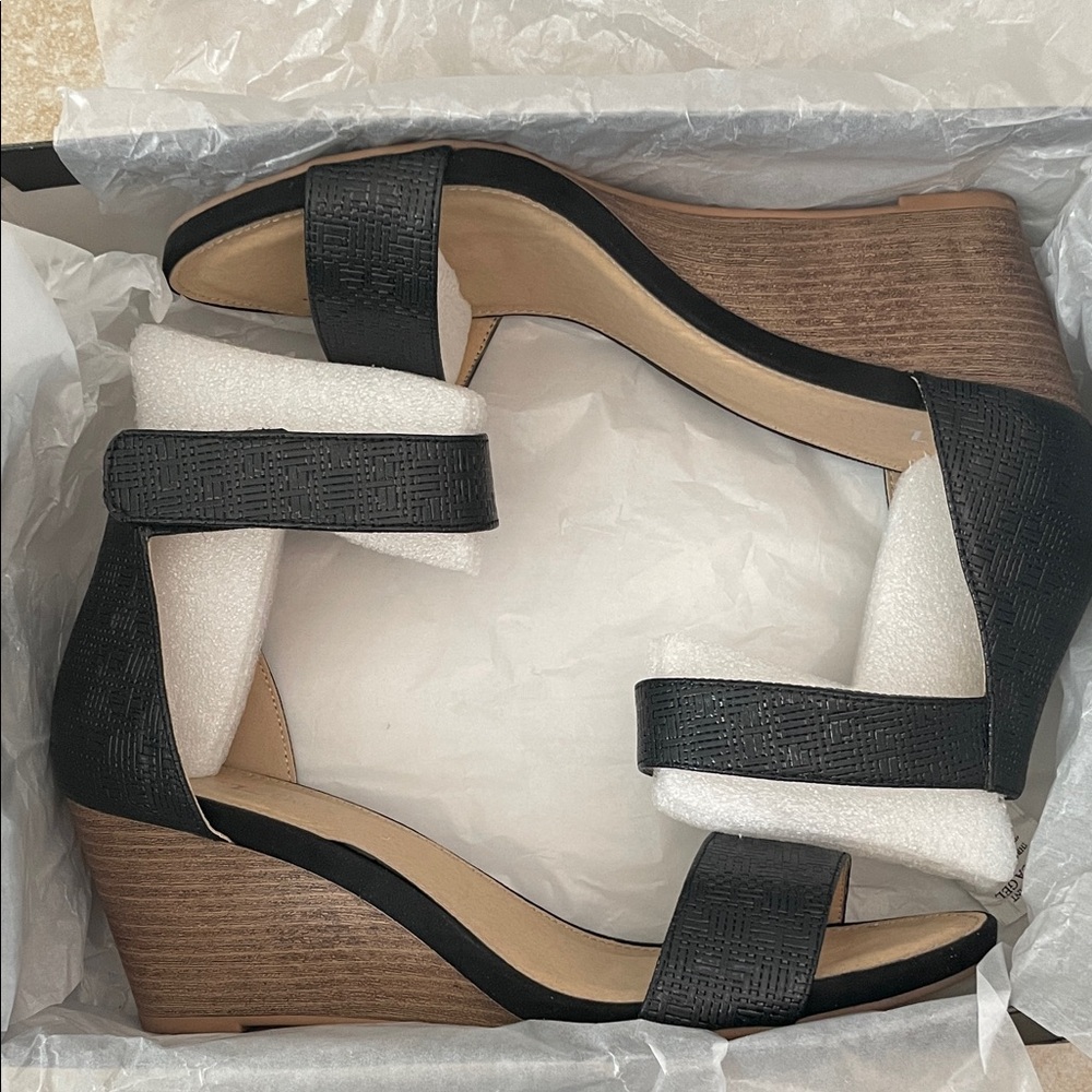 CL by Laundry Black Textured Ankle Strap Wedges - Picture 6 of 7
